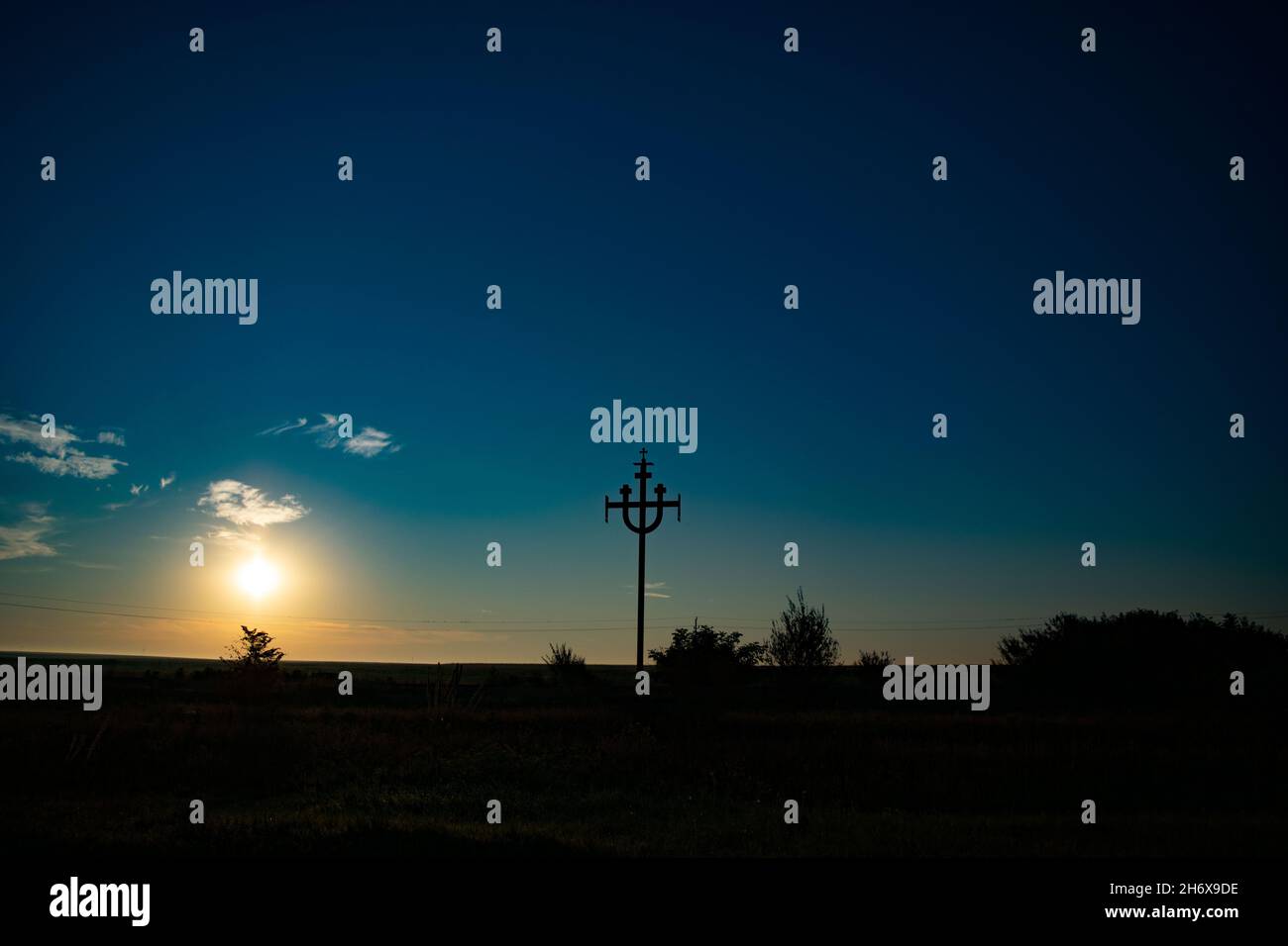 Silhouette street light hi-res stock photography and images - Alamy