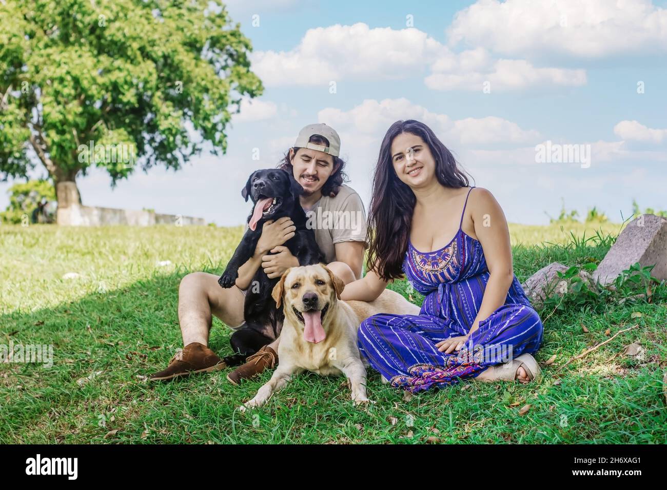 Hispanic couple from cuba hi-res stock photography and images - Alamy
