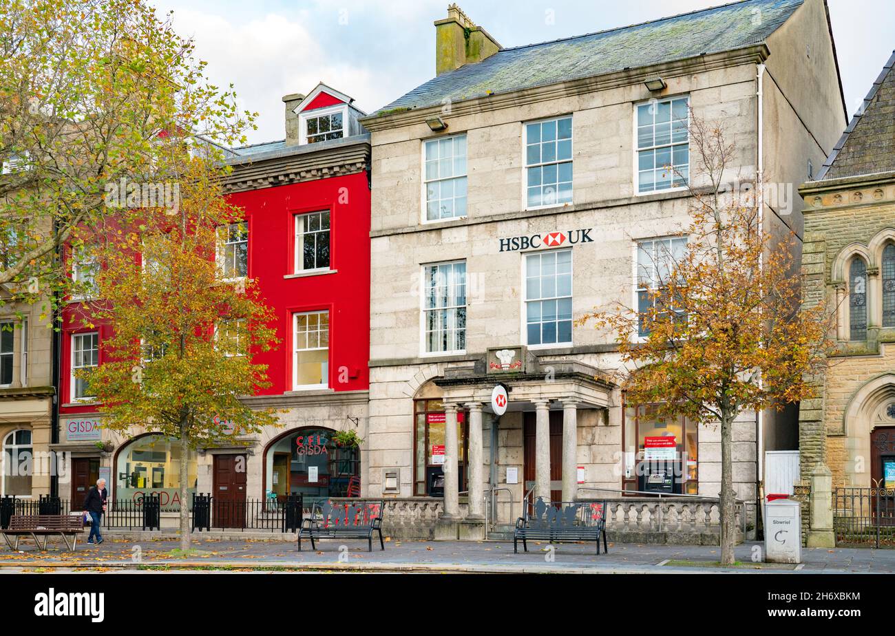 The HSBC Bank, Caernarfon, originally the North and South Wales Bank until 1908, when the Midland Bank took them over. Image taken in November 2021. Stock Photo