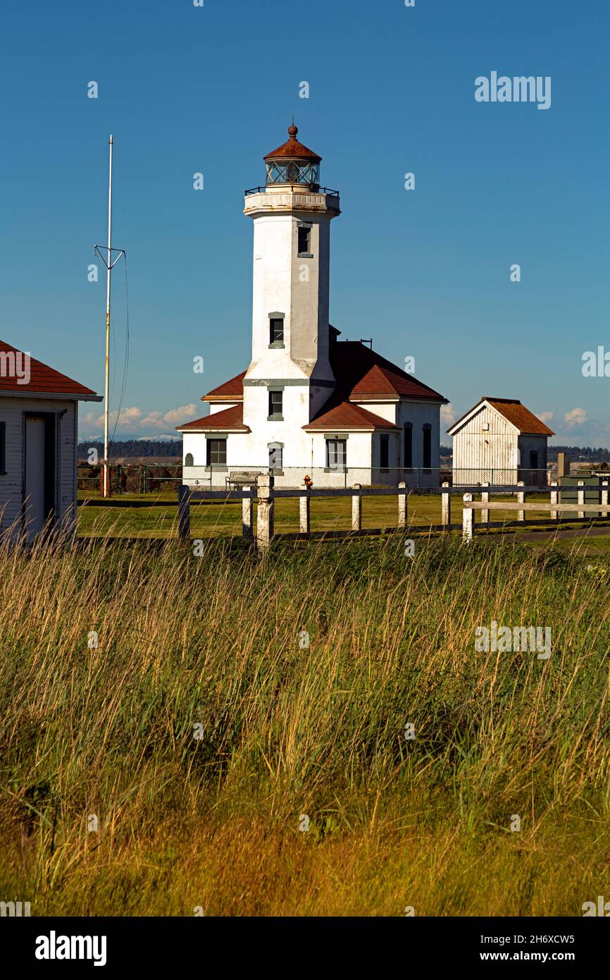 WA1977600...WASHINGTON Keepers houses and sheds at the base of the