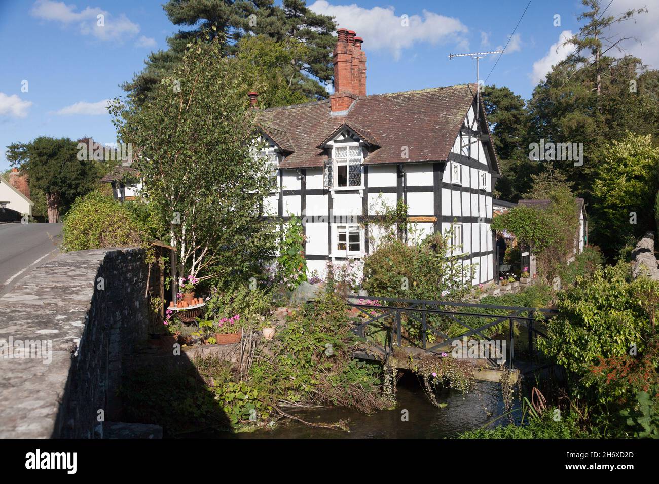 Old half-timbered house 'Millstream Cottage' Stock Photo