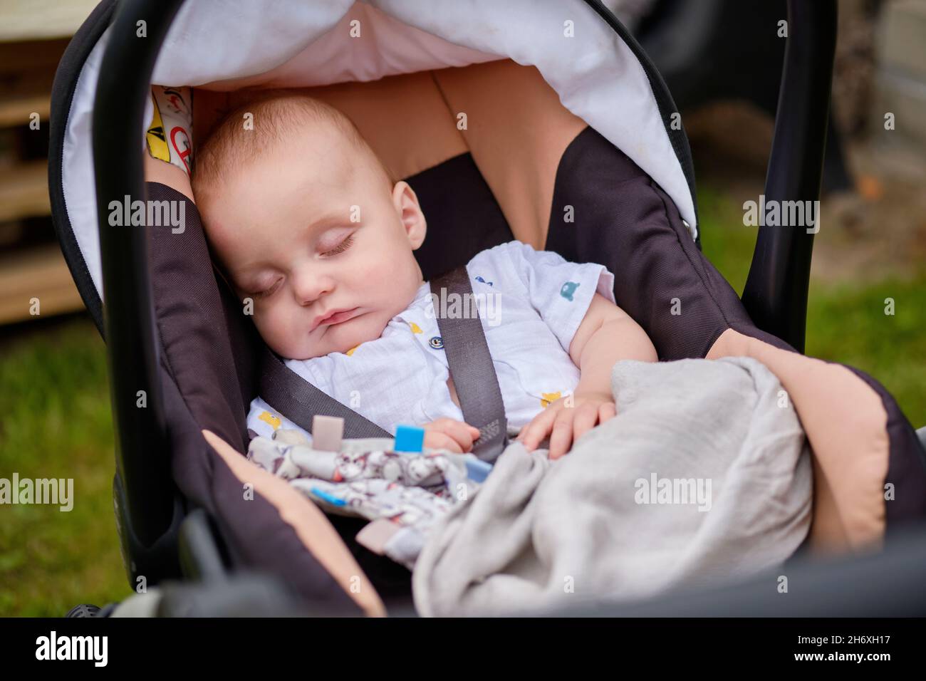 Baby sleeping in pram hires stock photography and images Alamy