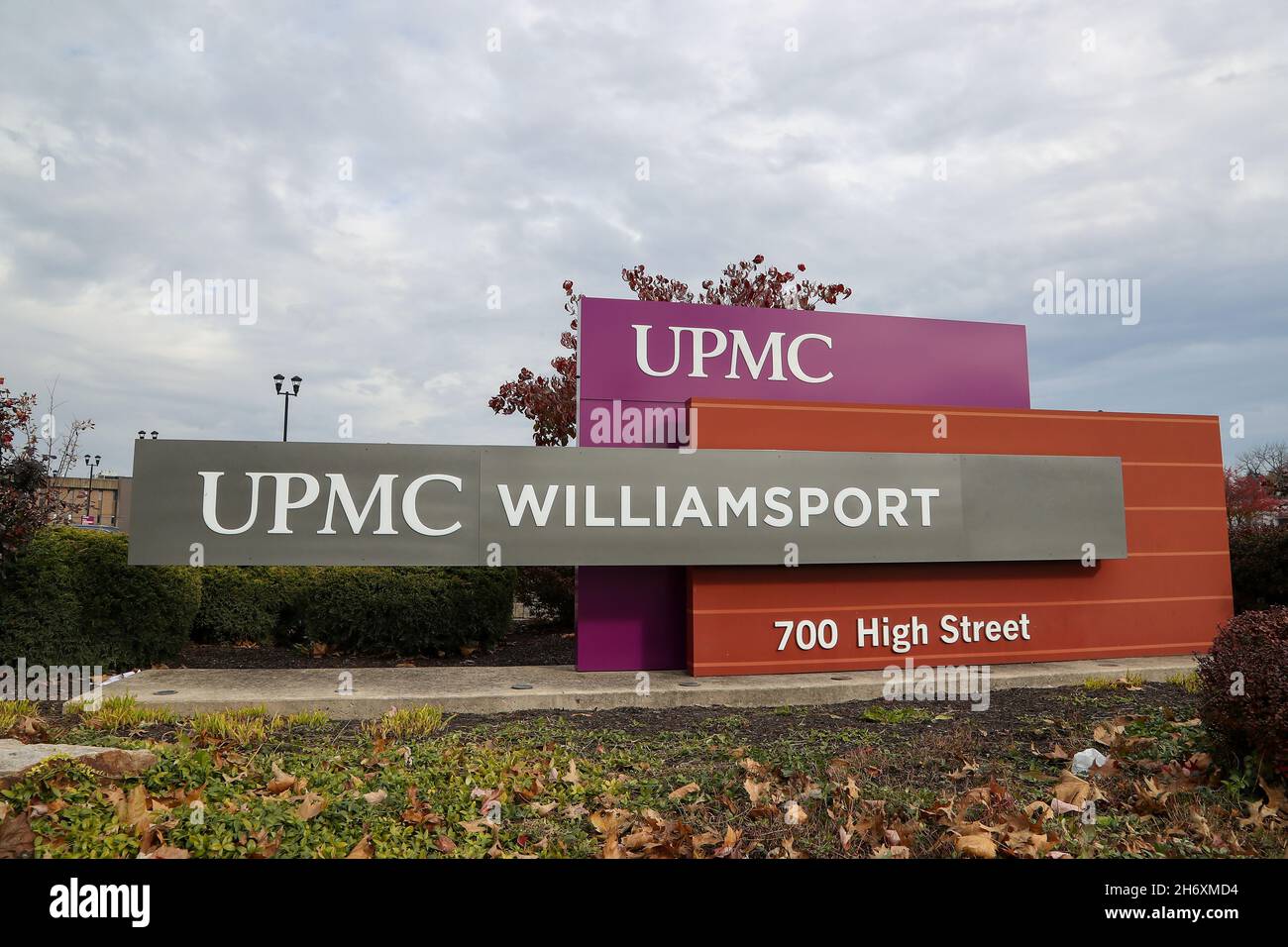 Acute care hospital hires stock photography and images Alamy