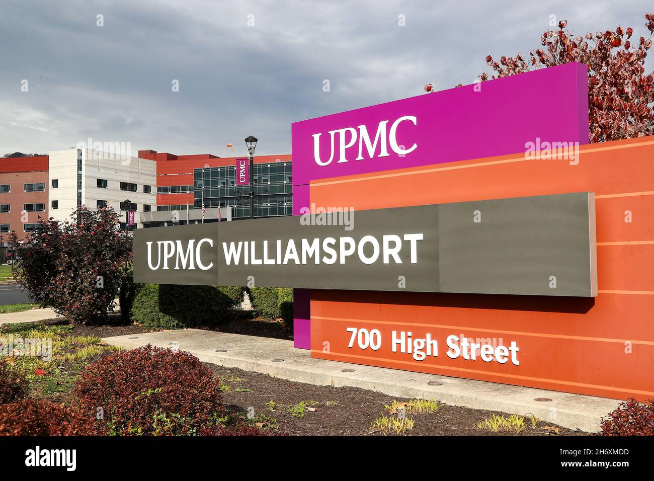Acute care hospital hires stock photography and images Alamy