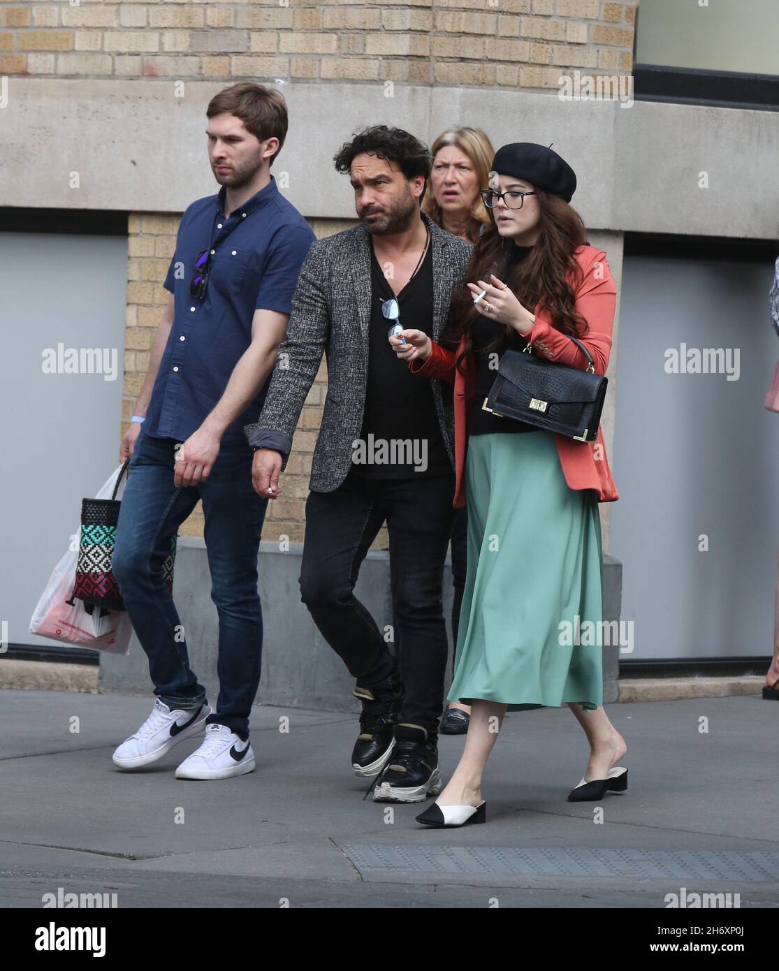 Johnny Galecki Girlfriend