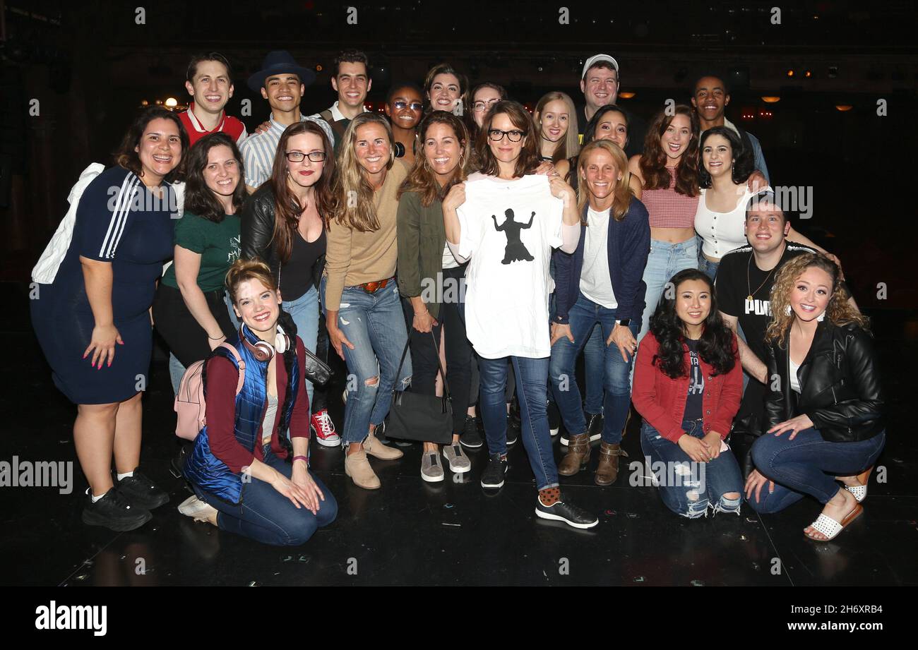 New York Ny Brandi Chastainjulie Foudyand Kristine Lilly Players From The 1999 U S Women S Soccer World Cup Championship Team Visit Tina Fey And Cast Members Backstage At Mean