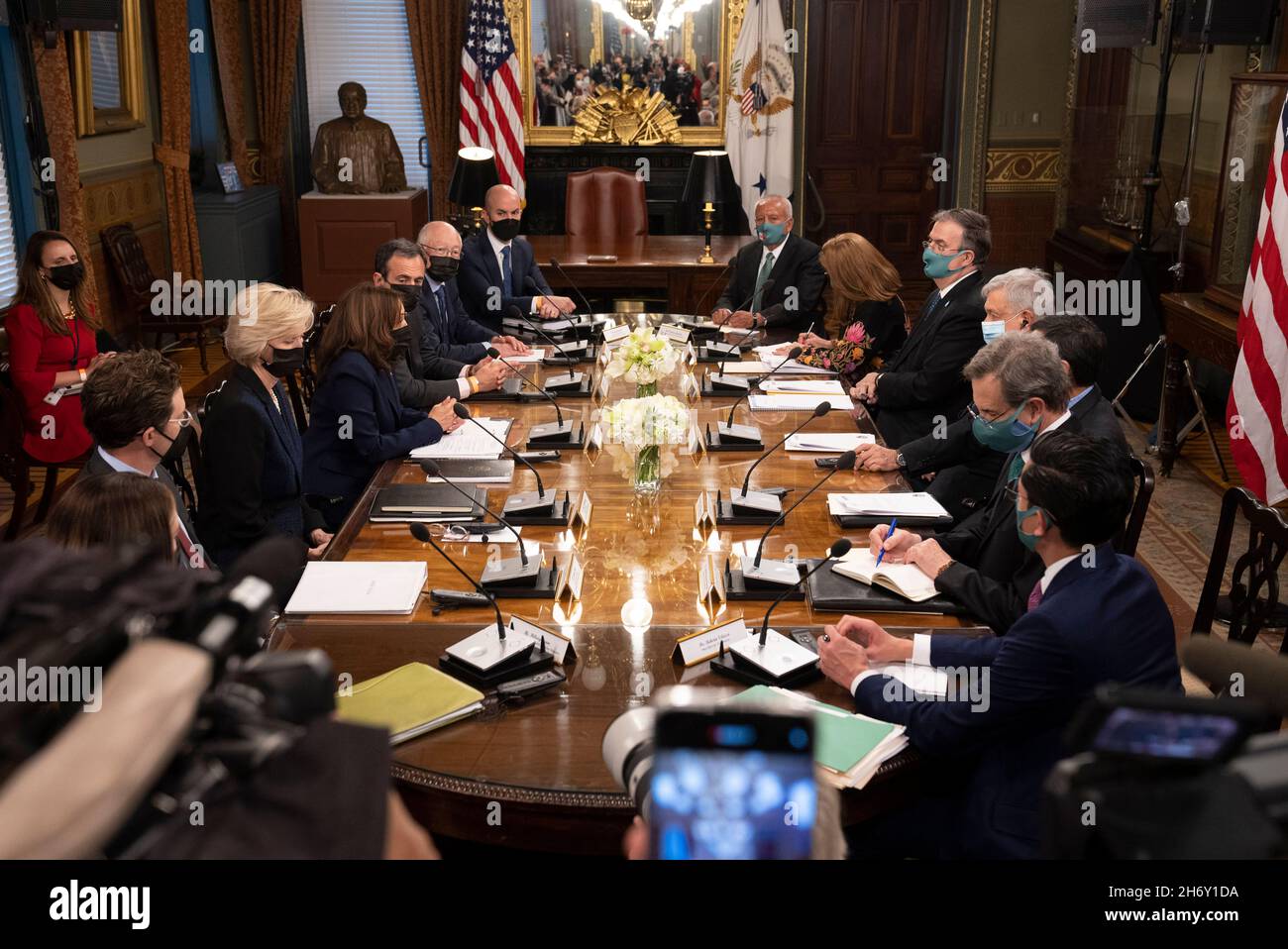 Harris obrador hires stock photography and images Alamy