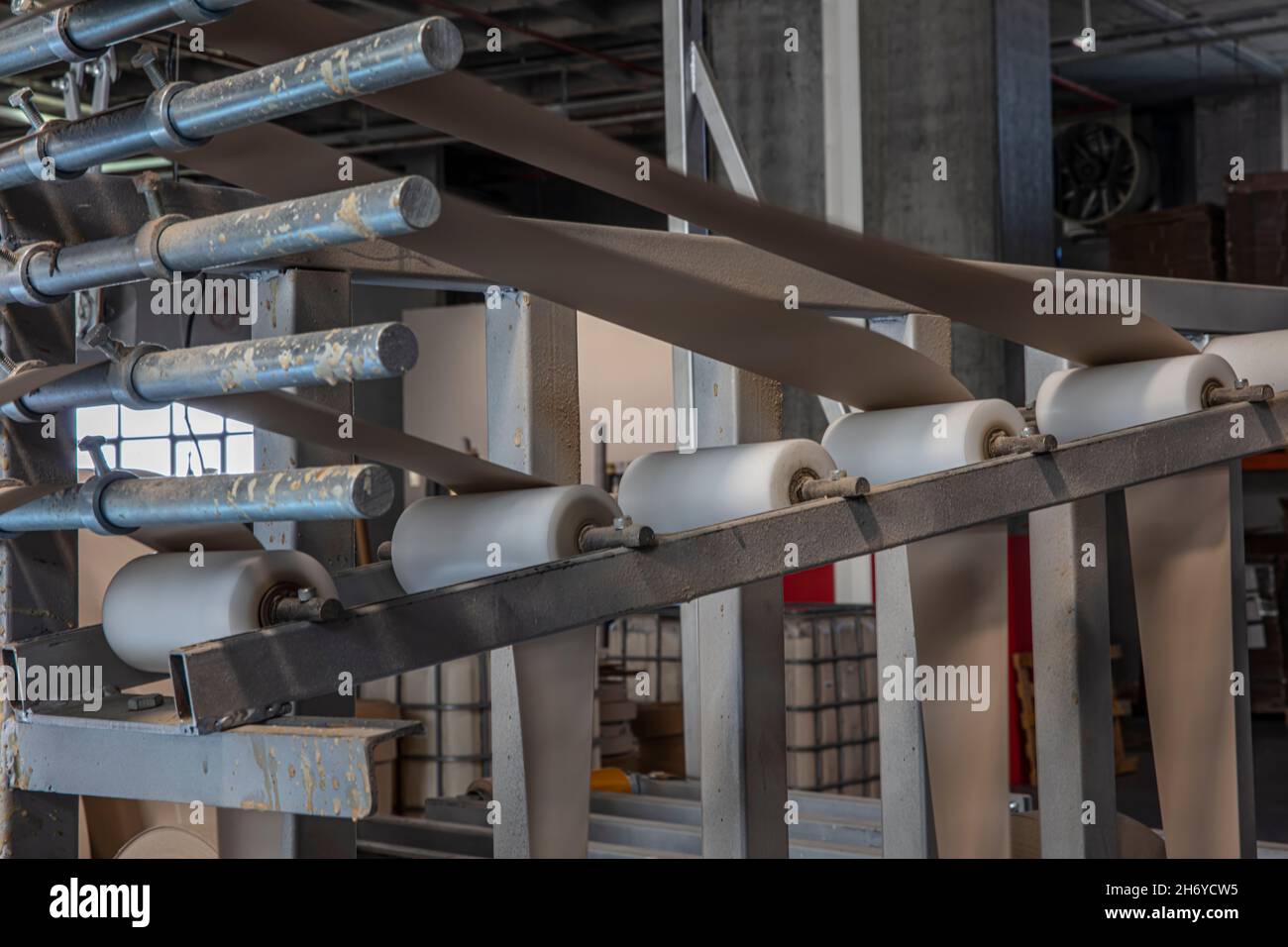 Glue machine for paper tube cores, steel metal engine, technology