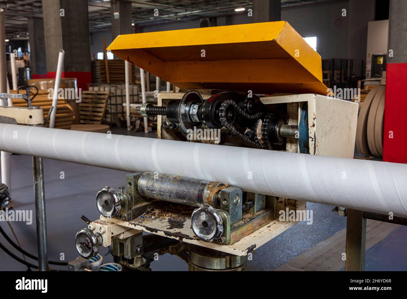 Glue machine for paper tube cores, steel metal engine, technology