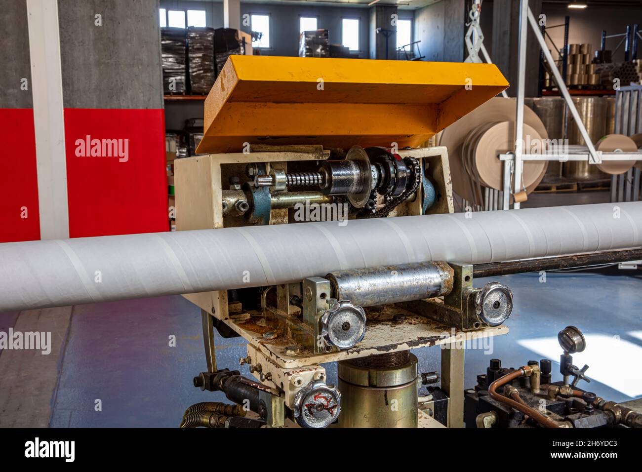 Glue machine for paper tube cores, steel metal engine, technology