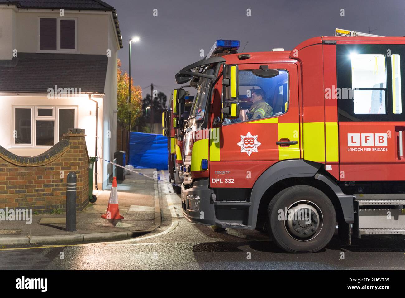 Ambulance house uk hires stock photography and images Alamy