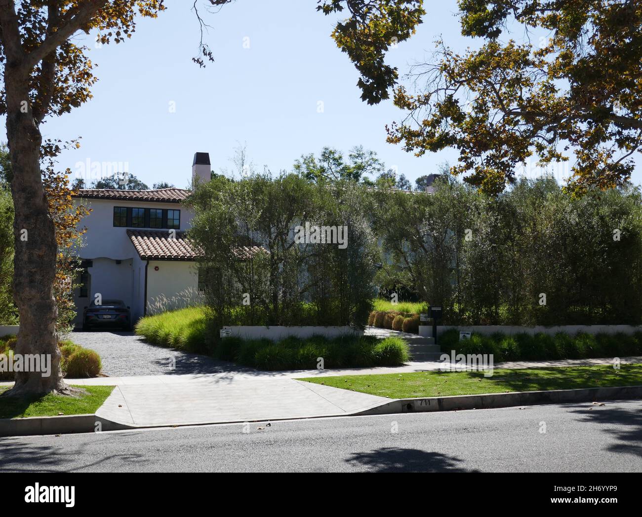 Beverly Hills, California, USA 18th September 2021 A general view of atmosphere of Actress Kim Delaney and Actress Joan Benny's Former Home/house at 711 Walden Drive on September 18, 2021 in Beverly Hills, California, USA. Photo by Barry King/Alamy Stock Photo Stock Photo