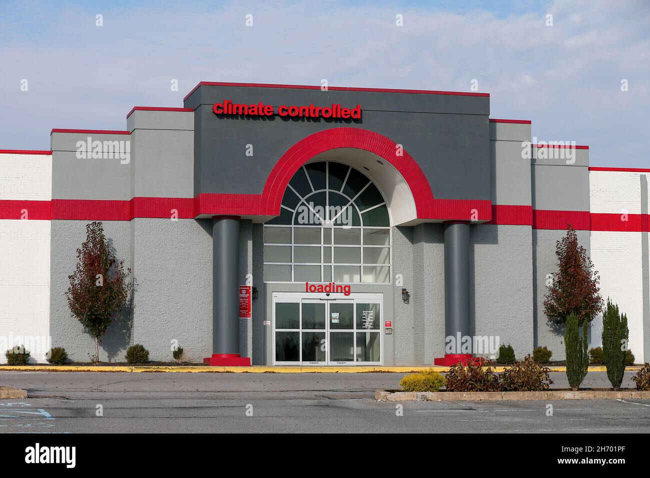 Muncy, United States. 18th Nov, 2021. A former Macy's department store