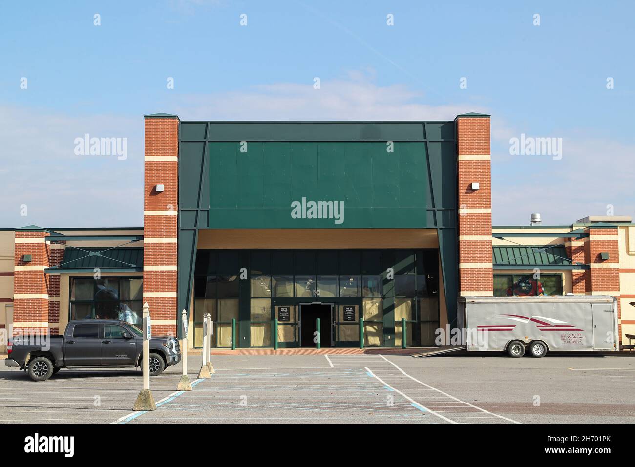 Vacant sears store hi-res stock photography and images - Alamy