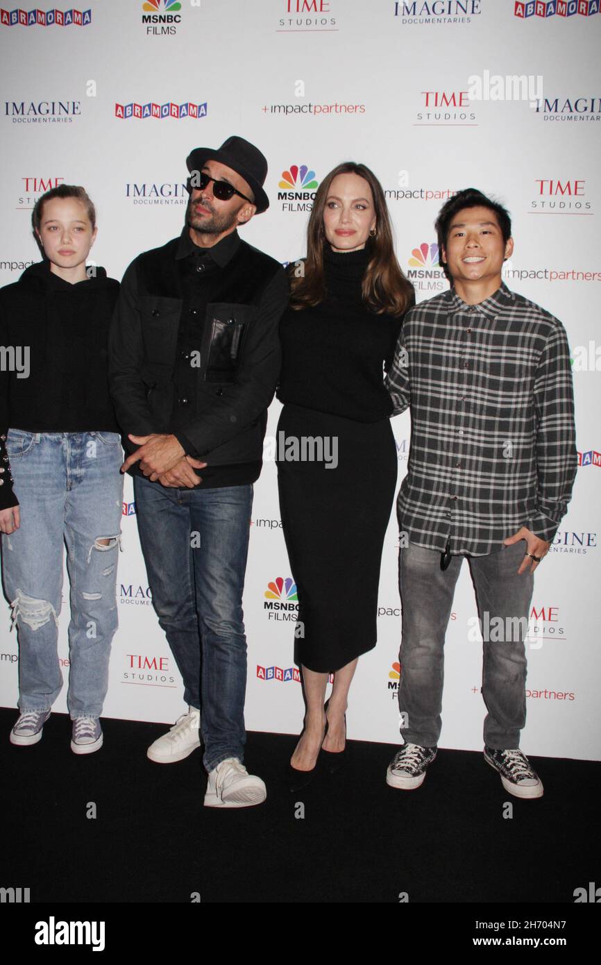 Los Angeles, USA. Nov 18th 2021: Shiloh Jolie-Pitt, JR, Angelina Jolie, Pax Thien Jolie-Pitt 11/18/2021 The Los Angeles Premiere of 'Paper & Glue' held at the Museum of Tolerance in Los Angeles, CA Photo by Izumi Hasegawa/HollywoodNewsWire.net Credit: Hollywood News Wire Inc./Alamy Live News Stock Photo