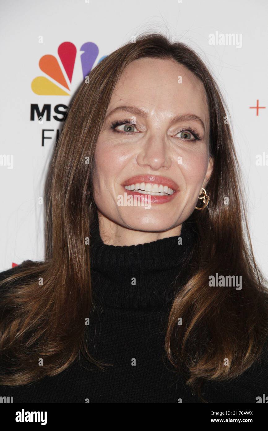 Los Angeles, USA. Nov 18th 2021: Anjelina Jolie 11/18/2021 The Los Angeles Premiere of 'Paper & Glue' held at the Museum of Tolerance in Los Angeles, CA Photo by Izumi Hasegawa/HollywoodNewsWire.net Credit: Hollywood News Wire Inc./Alamy Live News Stock Photo