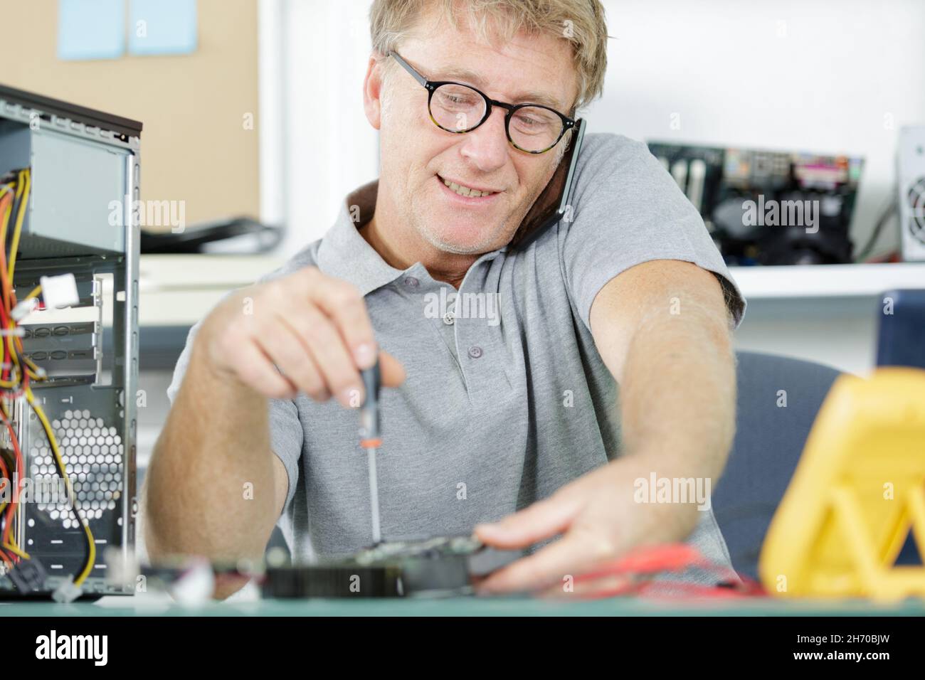 computer hardware repair and fixing concept Stock Photo Alamy