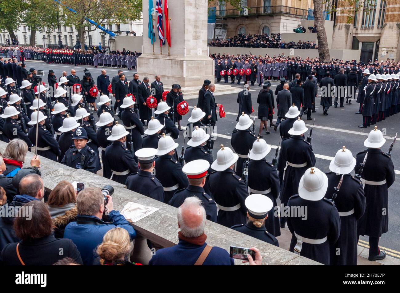 The Cenotaph National Service of Remembrance held at 11:00 am on Remembrance Sunday. Dignitaries from various nations arriving with wreaths. Marines Stock Photo