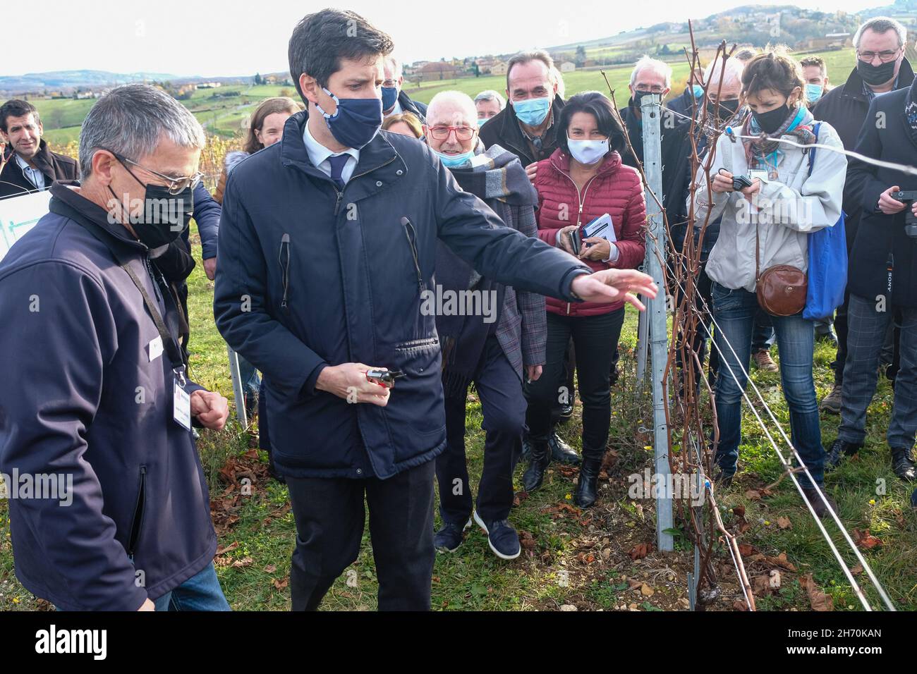 Pouilly-le-Monial (France), 18 November 2021. Julien Denormandie, Minister of Agriculture, was visiting the Beaujolais region on the occasion of the l Stock Photo