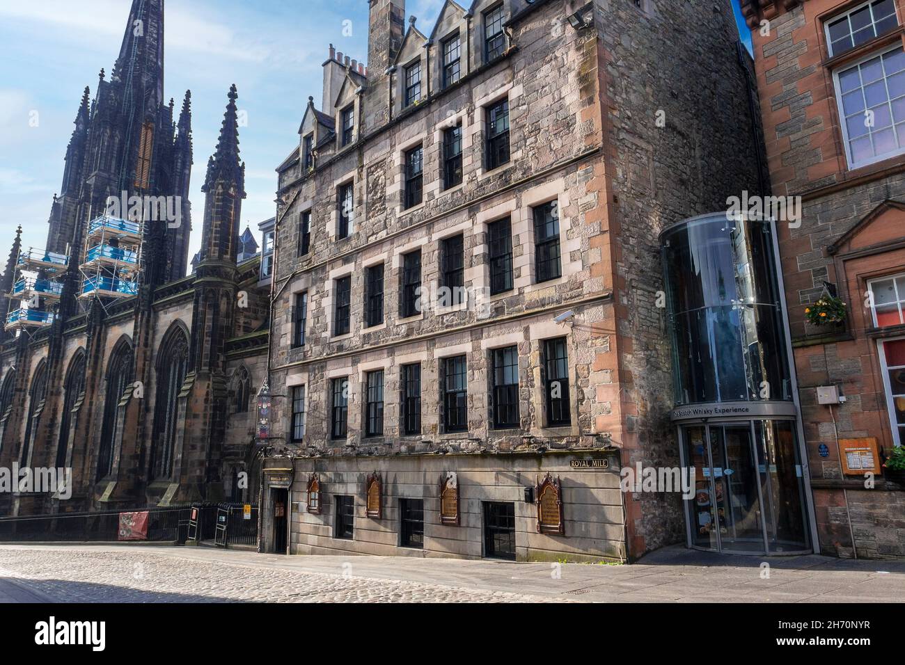 Boswells Court, The Witchery Restaurant And Scotch Whisky Expierence Royal Mile Edinburgh Old Town Scotland Tolbooth Kirk Stock Photo