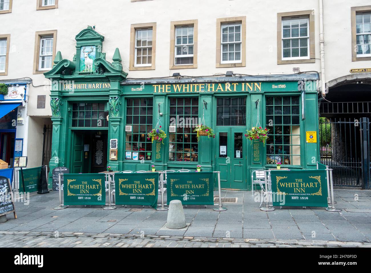 The White Hart Inn Grassmarket Edinburgh Scotland The Oldest Pub In Edinburgh Established In 1516 Stock Photo