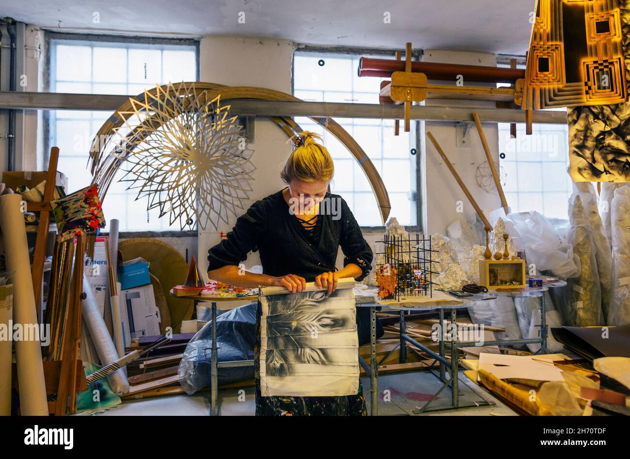 Woman in art studio Stock Photo - Alamy