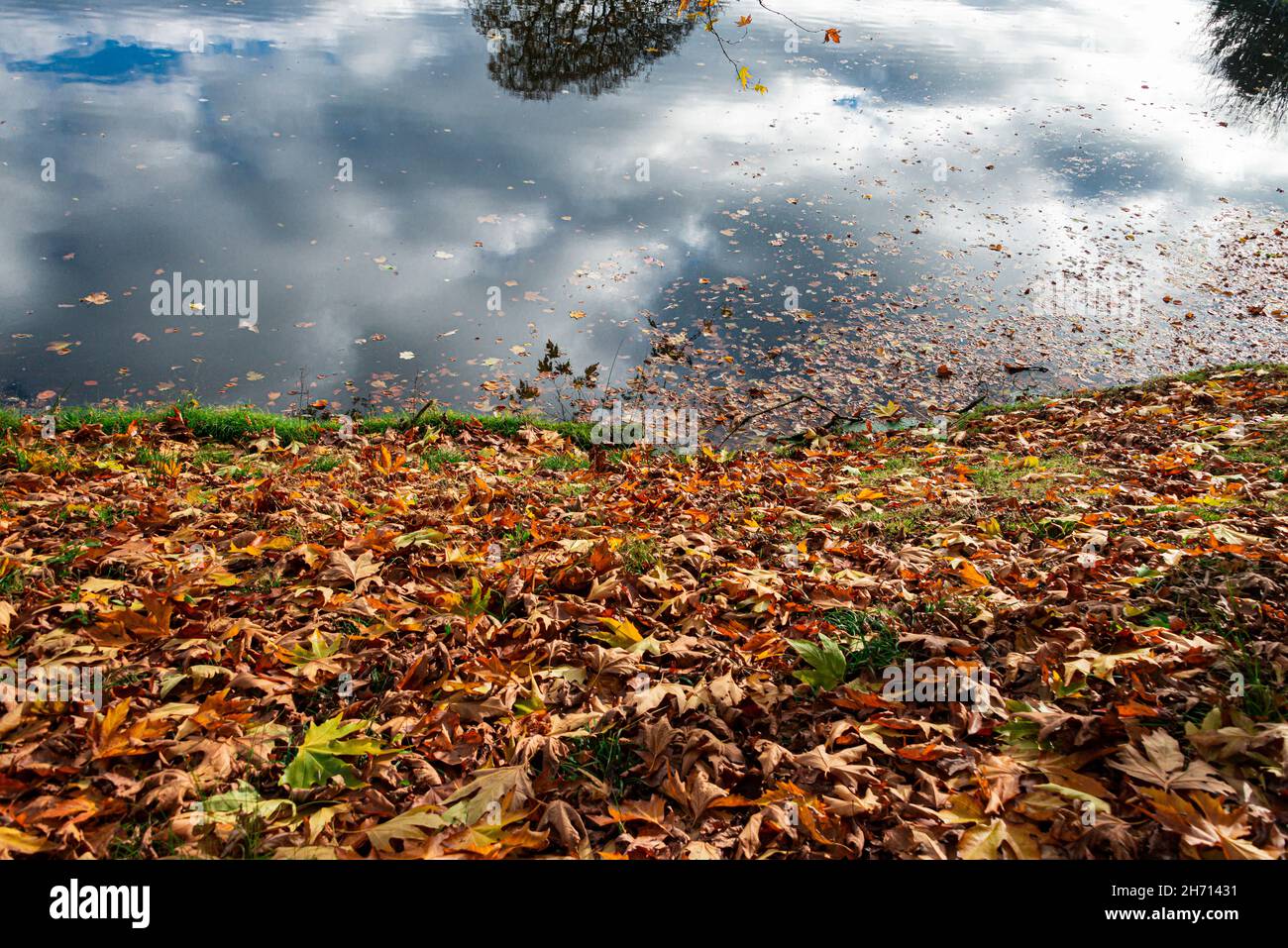 Water reflected sky colours hi-res stock photography and images - Alamy