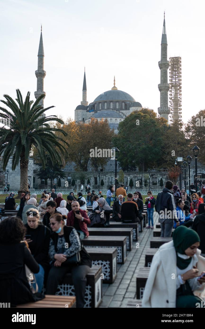Blue mosque sultanahmet park hi-res stock photography and images - Alamy