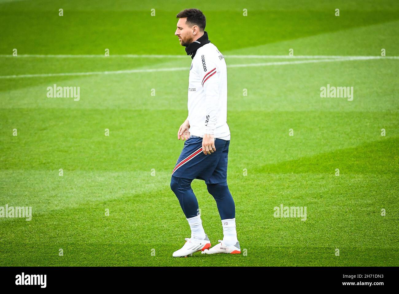 Lionel (Leo) MESSI of PSG during the training of the Paris Saint-Germain team on November 19, 2021 at Camp des Loges in Saint-Germain-en-Laye, France - Photo: Matthieu Mirville/DPPI/LiveMedia Stock Photo