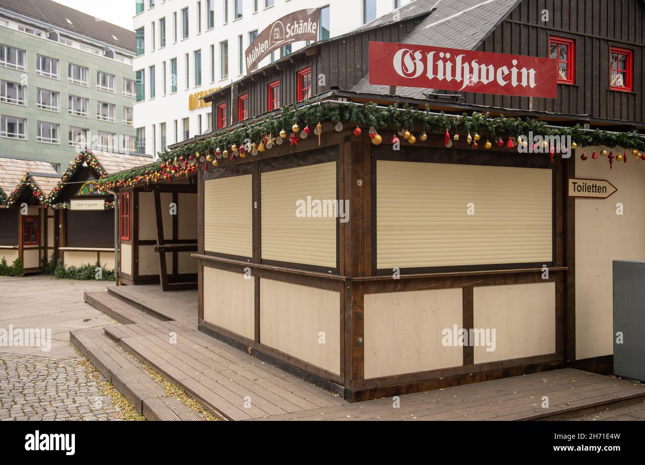 Chemnitz, Germany. 19th Nov, 2021. "Glühwein" is written on a stall at