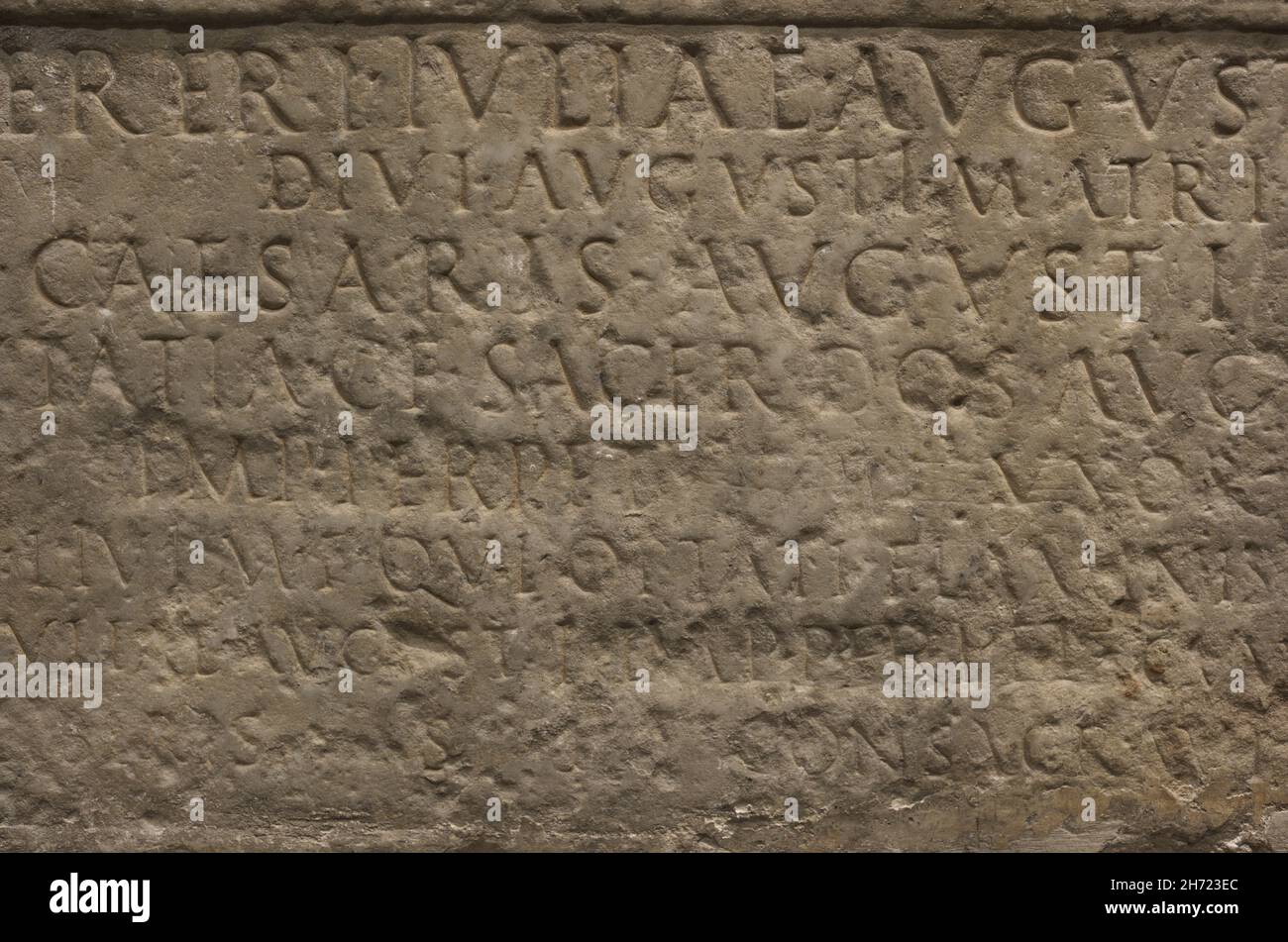 Roman imperial period. Pedestal belonging to a headless white marble
