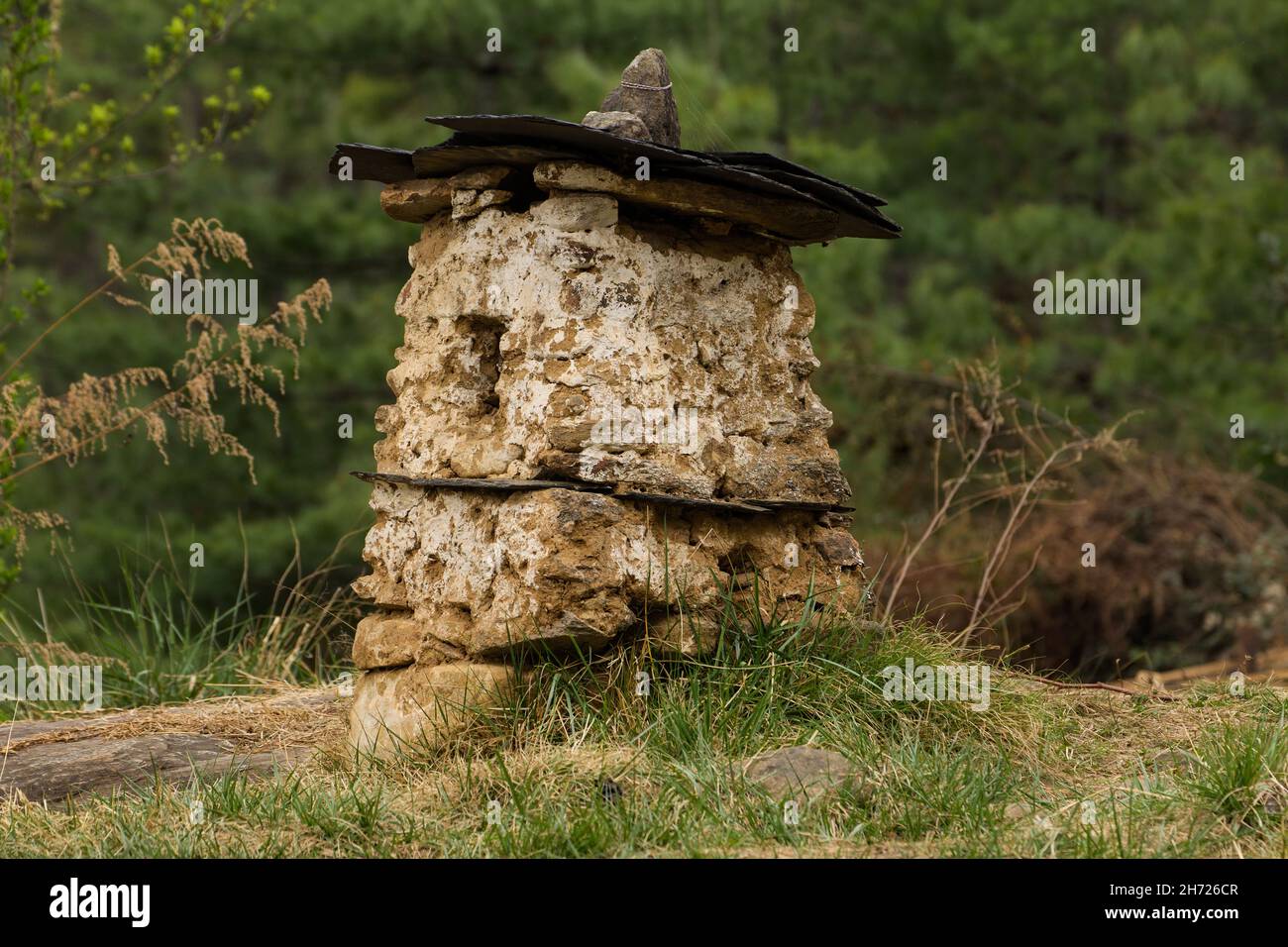A very old Bhutanese-style chorten in Thimphu, Bhutan Stock Photo - Alamy