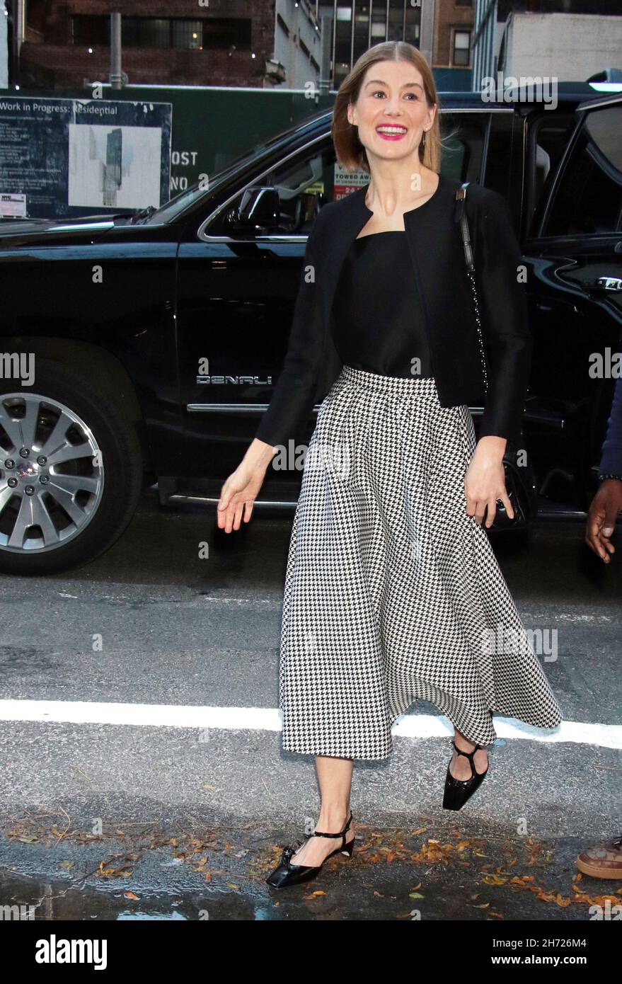 New York, NY, USA. 19th Nov, 2021. Rosamund Pike seen exiting NBC's