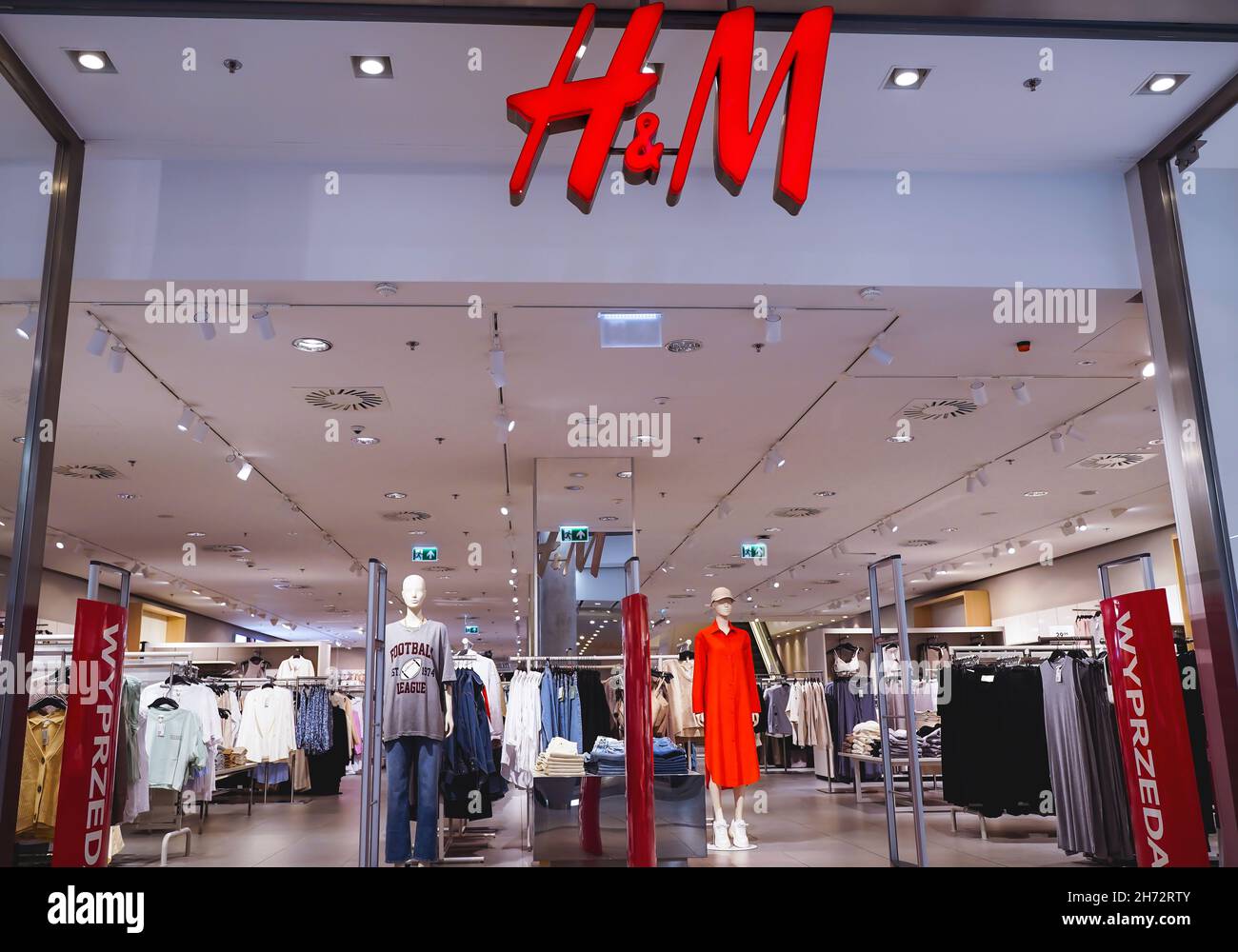 Hm store hi res stock photography and images Page 3 Alamy