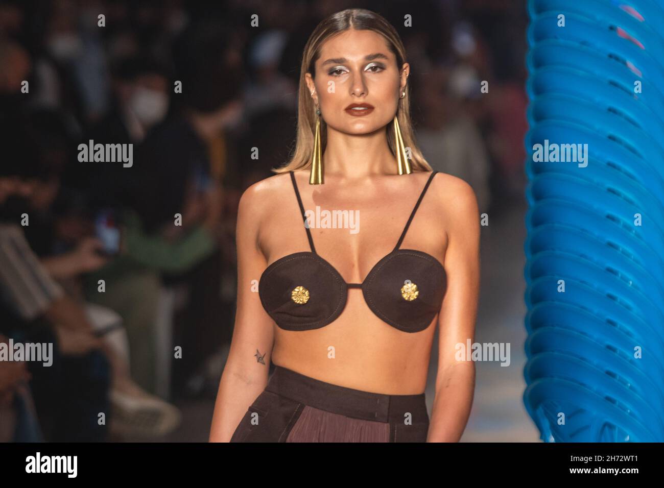 Sao Paulo, Brazil. 19th Nov, 2021. SÃO PAULO, SP - 19.11.2021: SPFW N52 - Model Sasha Meneghel during the Misci brand show during the 52nd edition of São Paulo Fashion Week at the Pavilion of Brazilian Cultures in Ibirapuera Park in São Paulo this Friday afternoon (19th). (Photo: Yuri Murakami/Fotoarena) Credit: Foto Arena LTDA/Alamy Live News Stock Photo