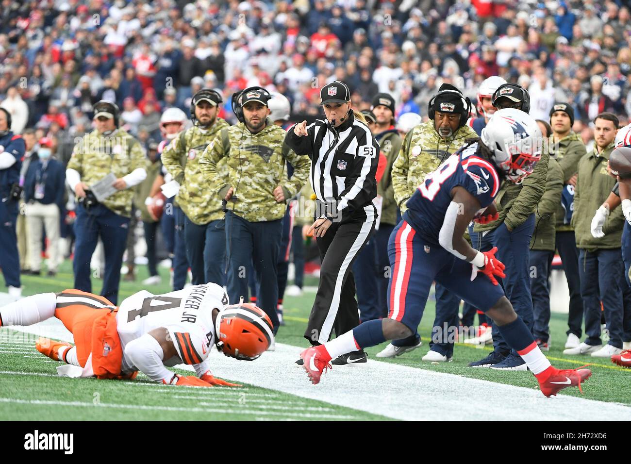 Foxborough, Massachusetts, USA. 14th Nov, 2021. NFL line judge Sarah Thomas (53) in action during the NFL football game between the Cleveland Browns and the New England Patriots at Gillette Stadium, in Foxborough, Massachusetts. The Patriots defeat the Browns 45-7. Eric Canha/CSM/Alamy Live News Stock Photo