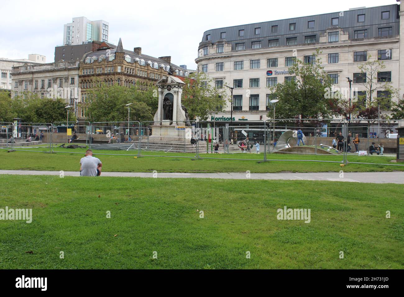 Wide shot of the Queen Victoria statue in Piccadilly Gardens, Manchester. Stock Photo