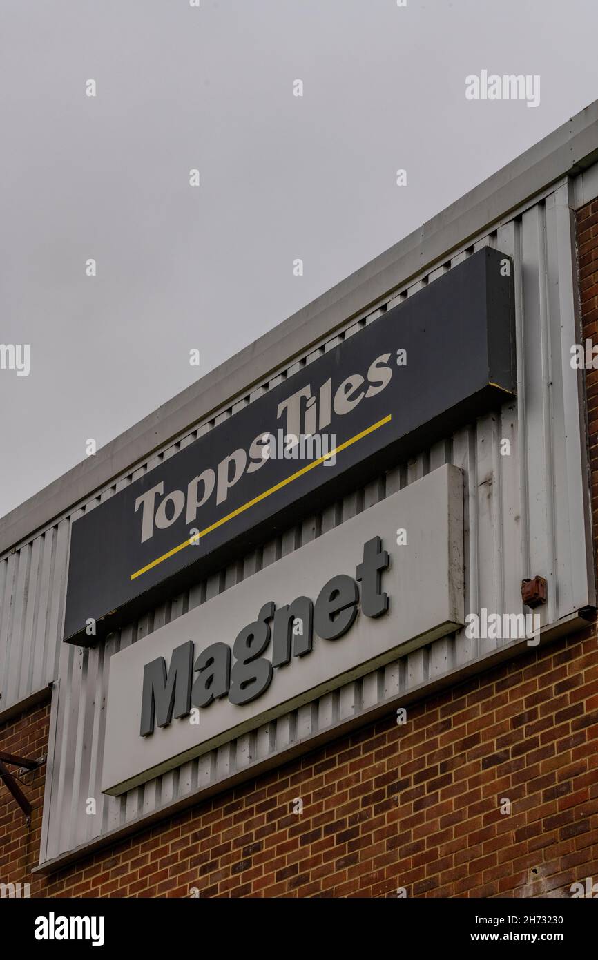 topps tiles warehouse retail outlet and kitchens shop or trade
