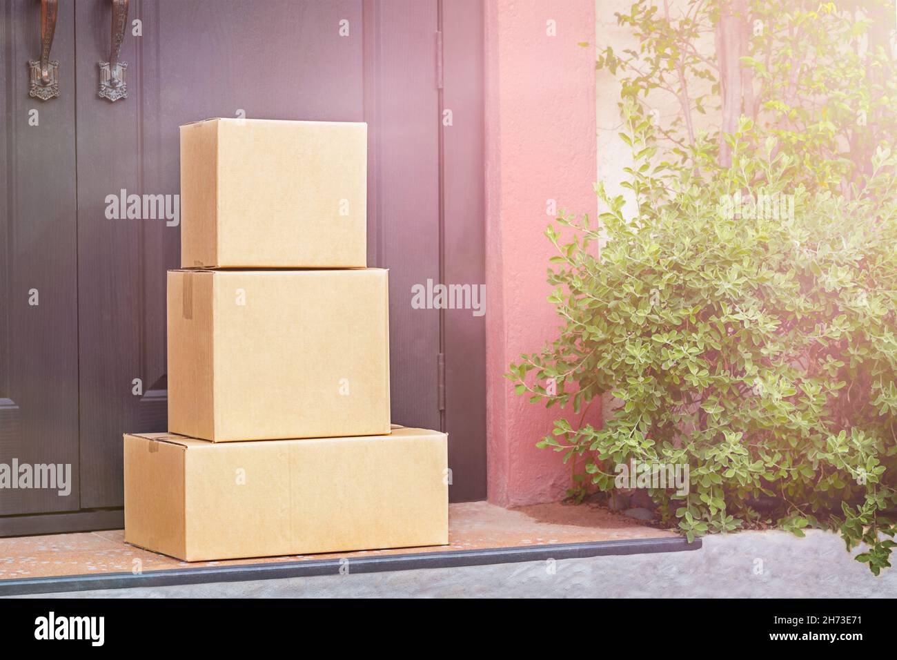 Box Doorstep Images – Browse 4,031 Stock Photos, Vectors, and Video