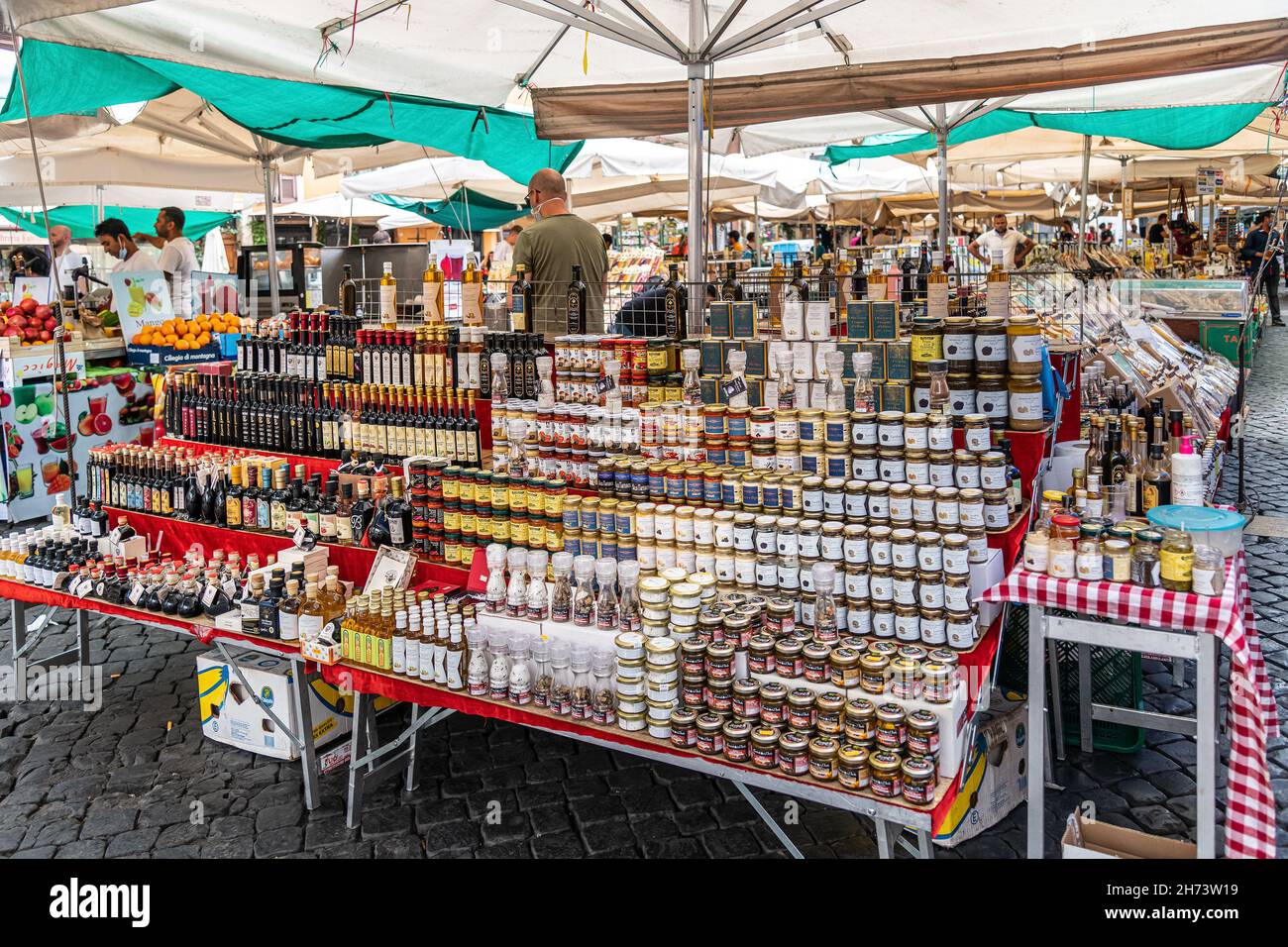 The suggestive and characteristic street market of Campo de Fiori in the heart of Rome Stock Photo