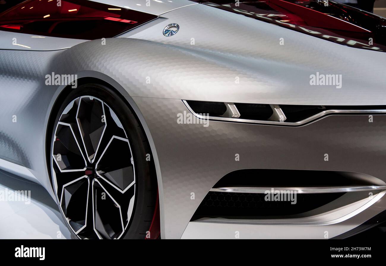 Future concept car wheels hi-res stock photography and images - Alamy
