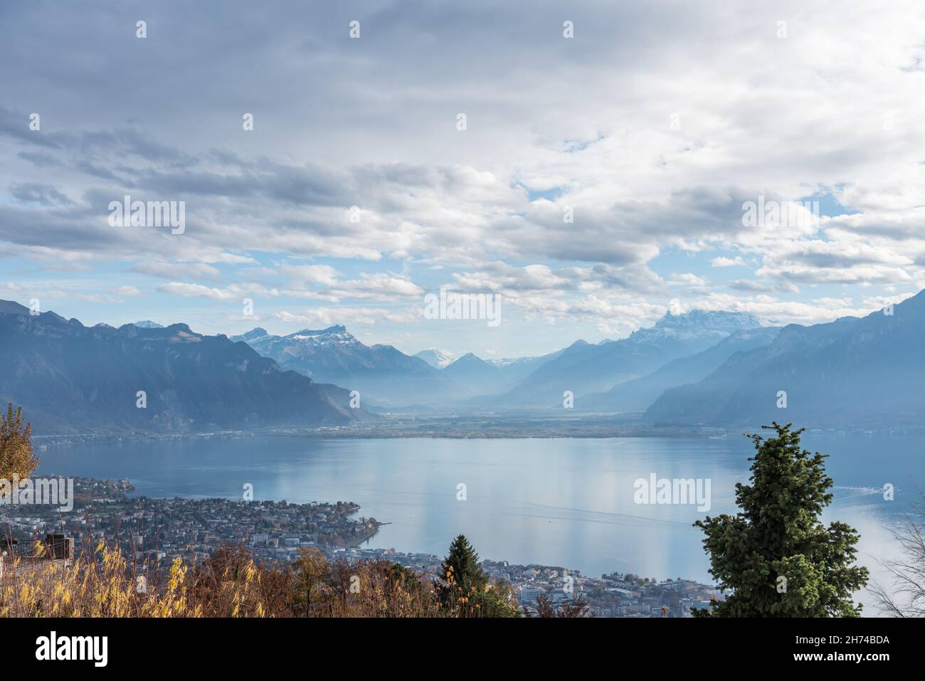 Panoramic view of Lake Geneva, Vevey and the Swiss Alps from Mont ...