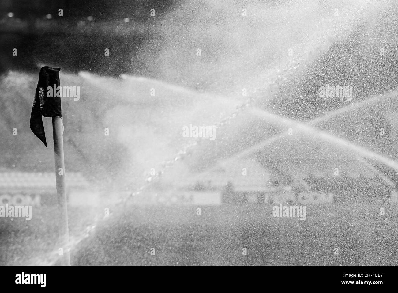 Leicester, UK. 20th Nov, 2021. Leicester, UK. 20th Nov, 2021. 20th November 2021; King Power Stadium, Leicester, Leicestershire, England; Premier League football, Leicester City versus Chelsea; A general view of The King Power Stadium before kick-off as sprinklers water the pitch Credit: Action Plus Sports Images/Alamy Live News Credit: Action Plus Sports Images/Alamy Live News Stock Photo