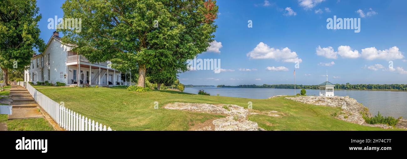 Elizabethtown, Illinois, USA - August 24, 2021: Panoramic view of the Ohio River next to the Historic Rose Hotel Stock Photo