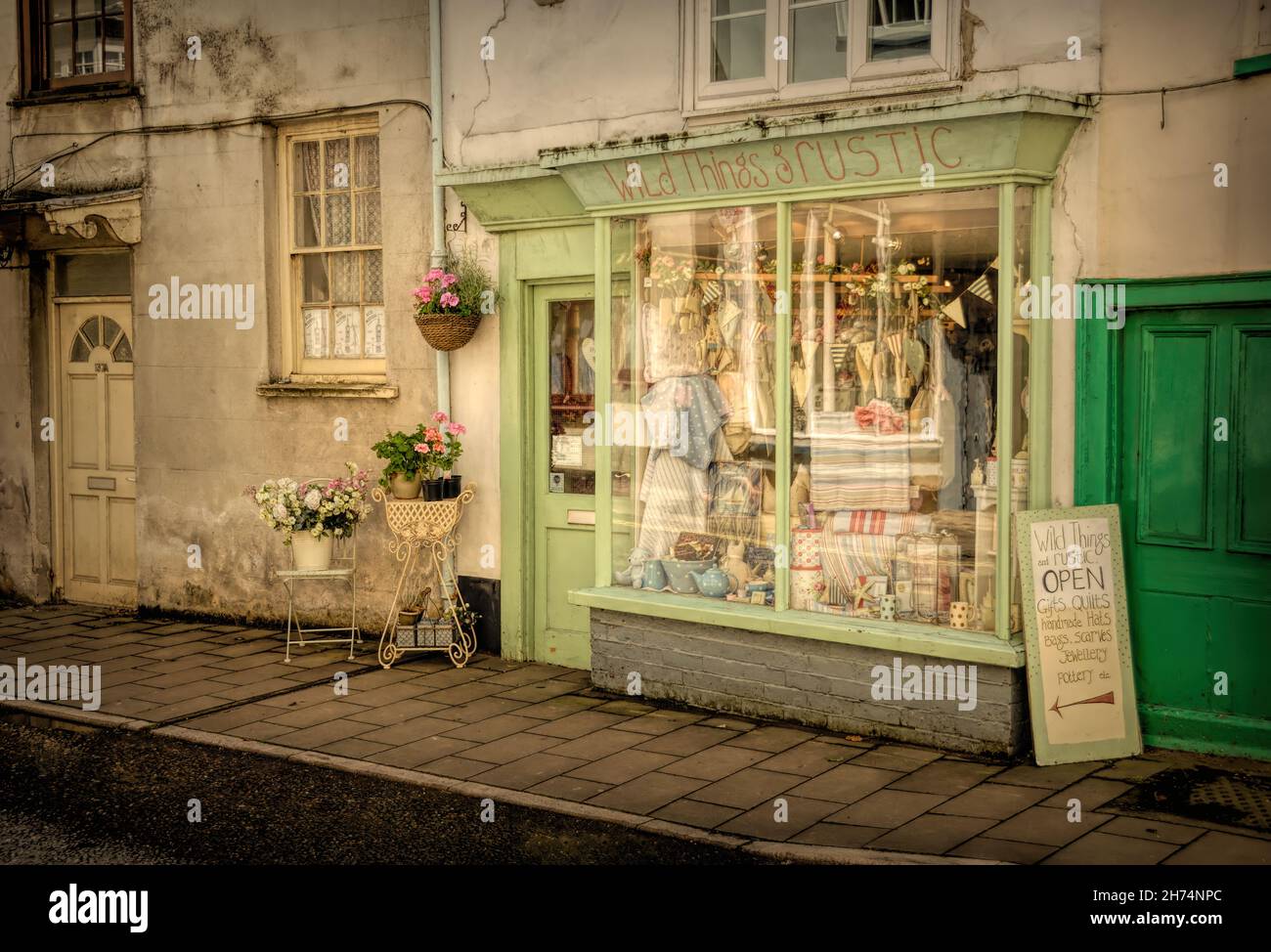 Antique shop in the Devon town of South Molton Stock Photo Alamy