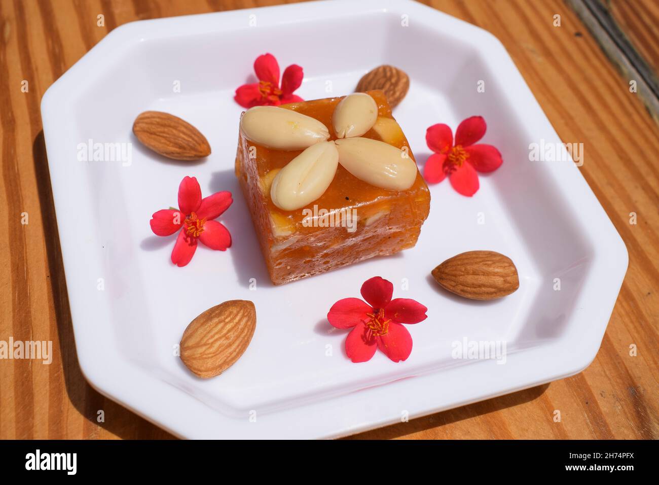 Karachi Halwa a form of Bombay halwa is Indian Pakistani sweet dish