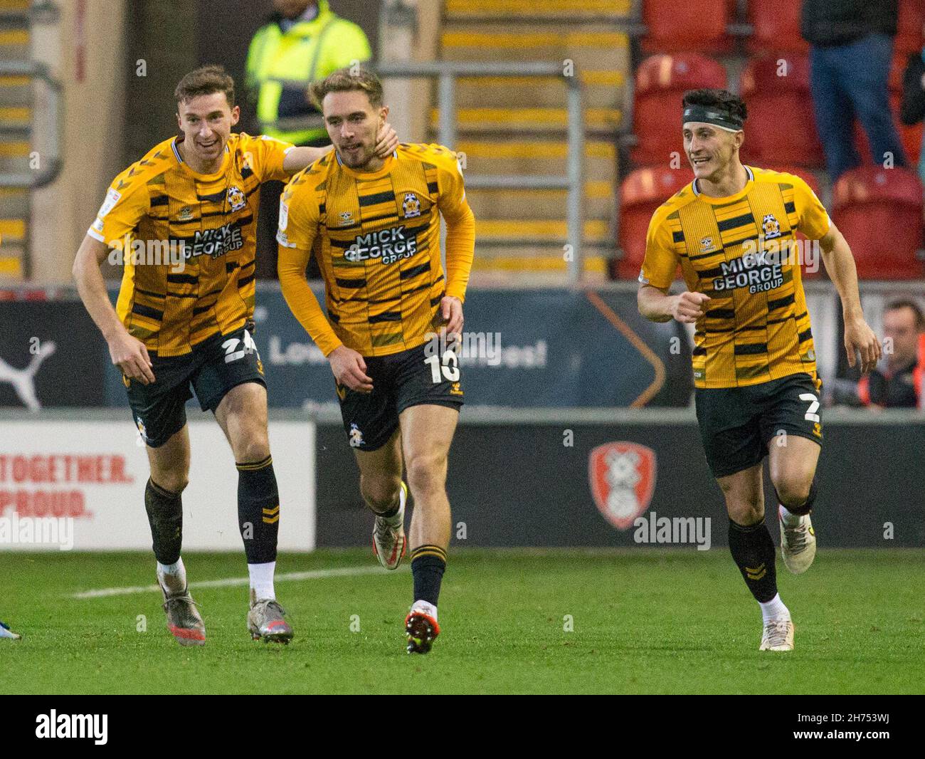 Rotherham Uk 20th Nov 2021 Sam Smith 10 Of Cambridge United Celebrates His Goal To Make It 2 1 In Rotherham United Kingdom On 11 20 2021 Photo By Craig Hawkhead News Images Sipa Usa Credit Sipa