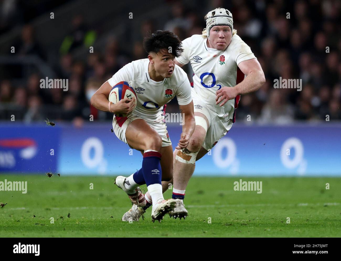 London, England, 20th November 2021, Rugby Union, Autumn Nations Series International, England v South Africa, Twickenham, 2021, 20/11/2021  Marcus Smith of England  Credit:Paul Harding/Alamy Live News Stock Photo