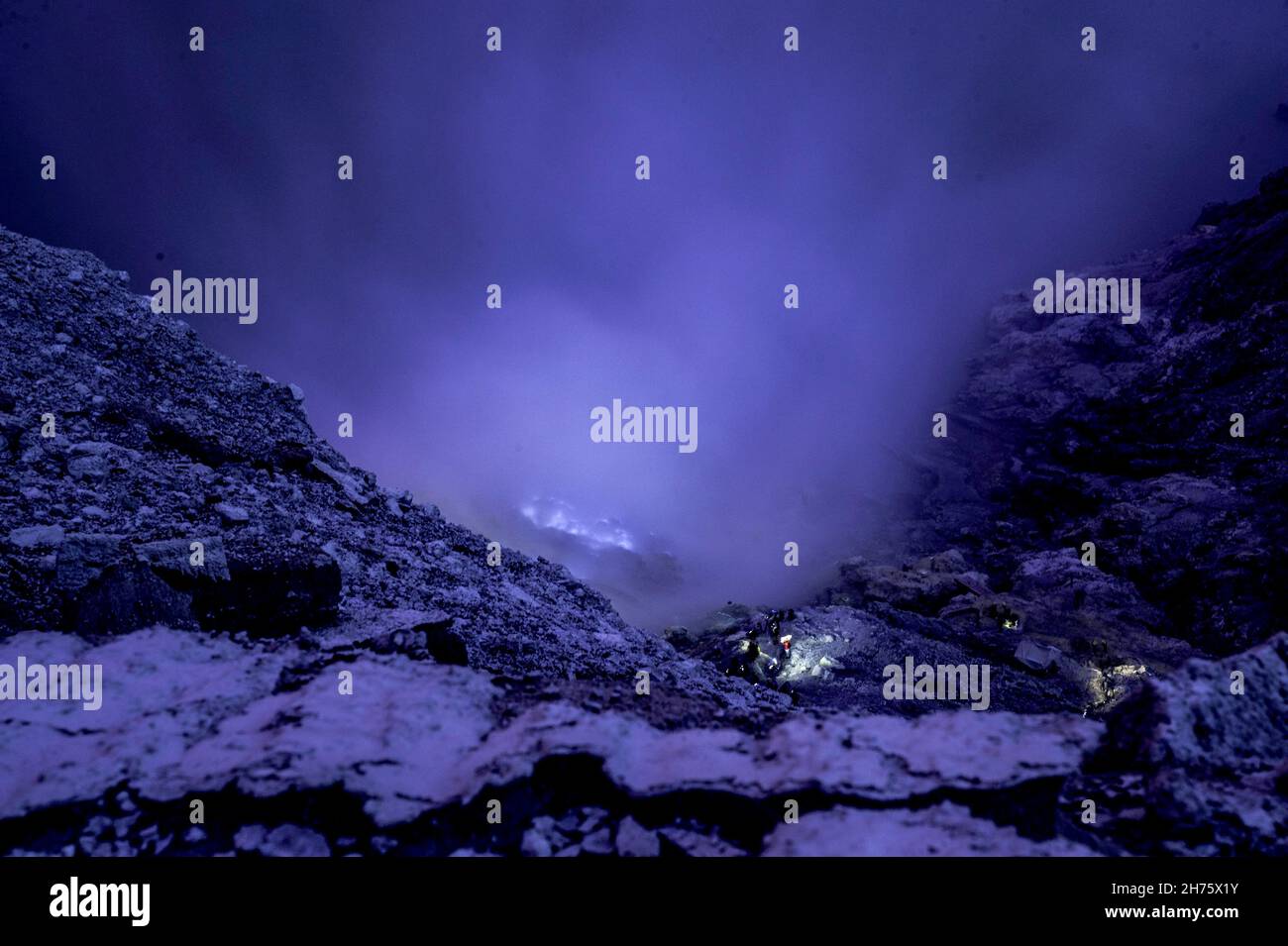 The combustion sulfur gas seen while contacted with the oxygen being ...