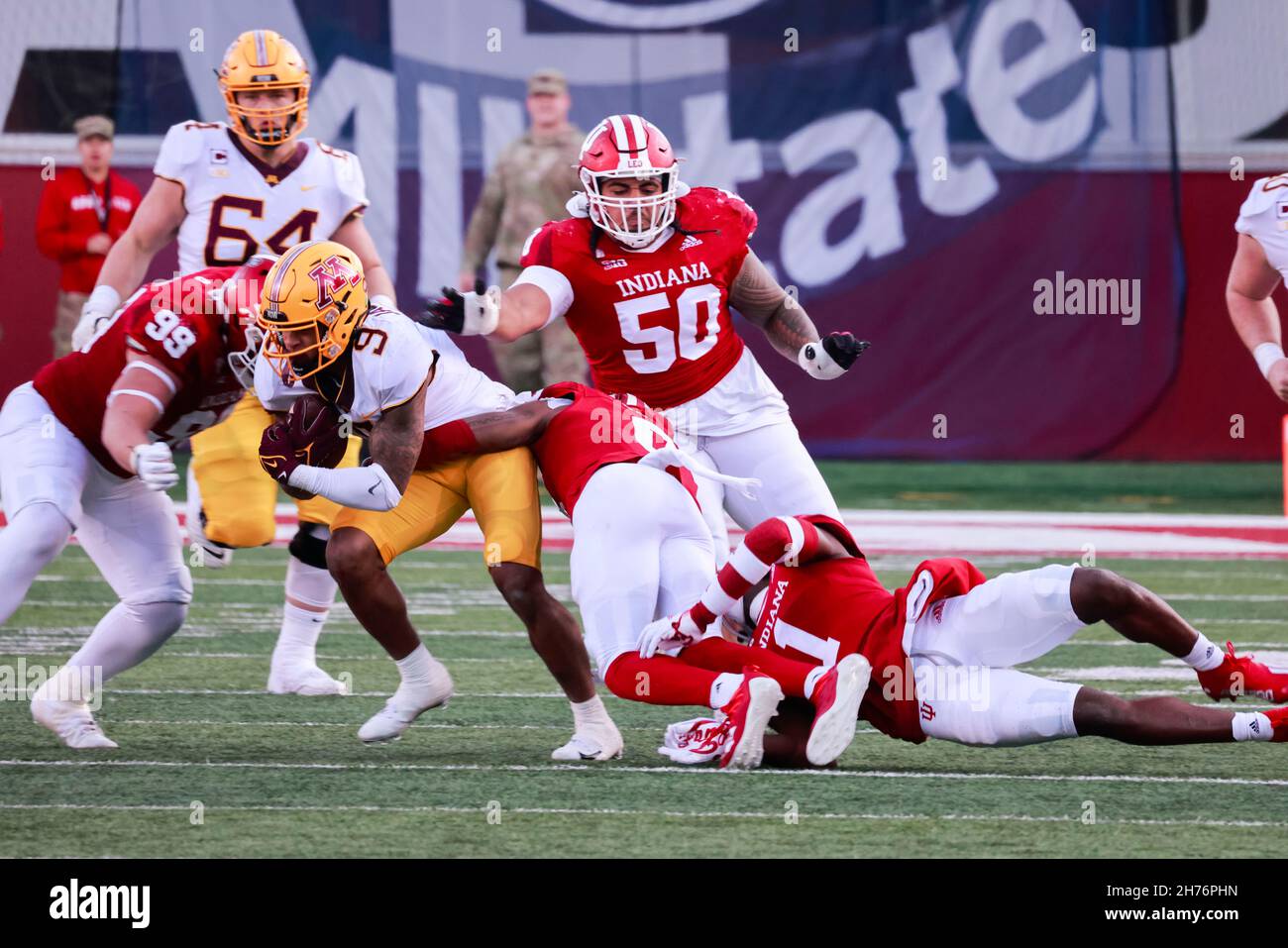 BLOOMINGTON, UNITED STATES - 2021/11/20: Minnesota Golden Gophers wide receiver Daniel Jackson (9) carries the ball against Indiana University during an NCAA football game on November 20, 2021 at Memorial Stadium in Bloomington, Ind. IU lost to Minnesota 35-14. Stock Photo